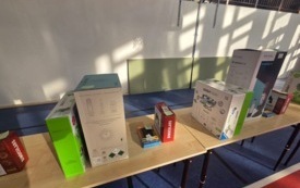 nagrody dla dzieci na stole