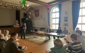 prowadzący konferencję oraz uczestnicy spotkania