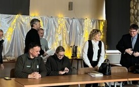 uczestnicy spotkania w sali