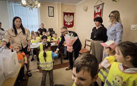 Przedszkolaki w gabinecie Burmistrza Morynia