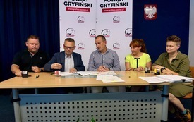 Podpisanie umowy granty sołeckie