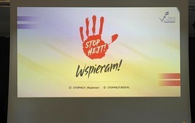 widoczny ekran z prezentacją