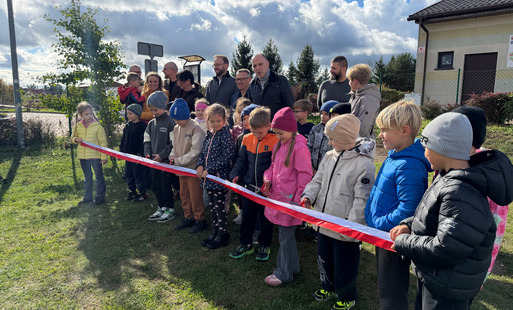Zdjęcie do NOWY PLAC ZABAW W MORYNIU OFICJALNIE OTWARTY!